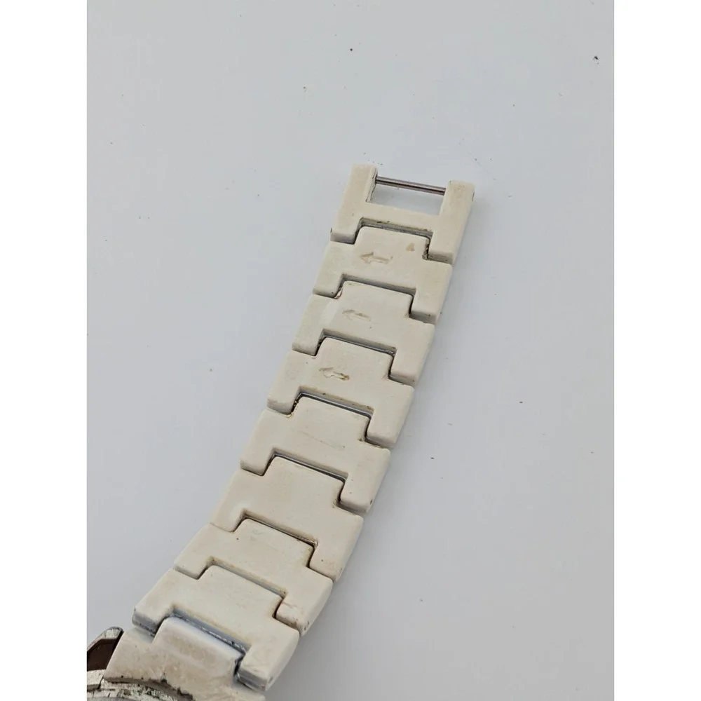 Women's Quartz Watch 32mm Case Crystal Bezel MOP Dial 7.25